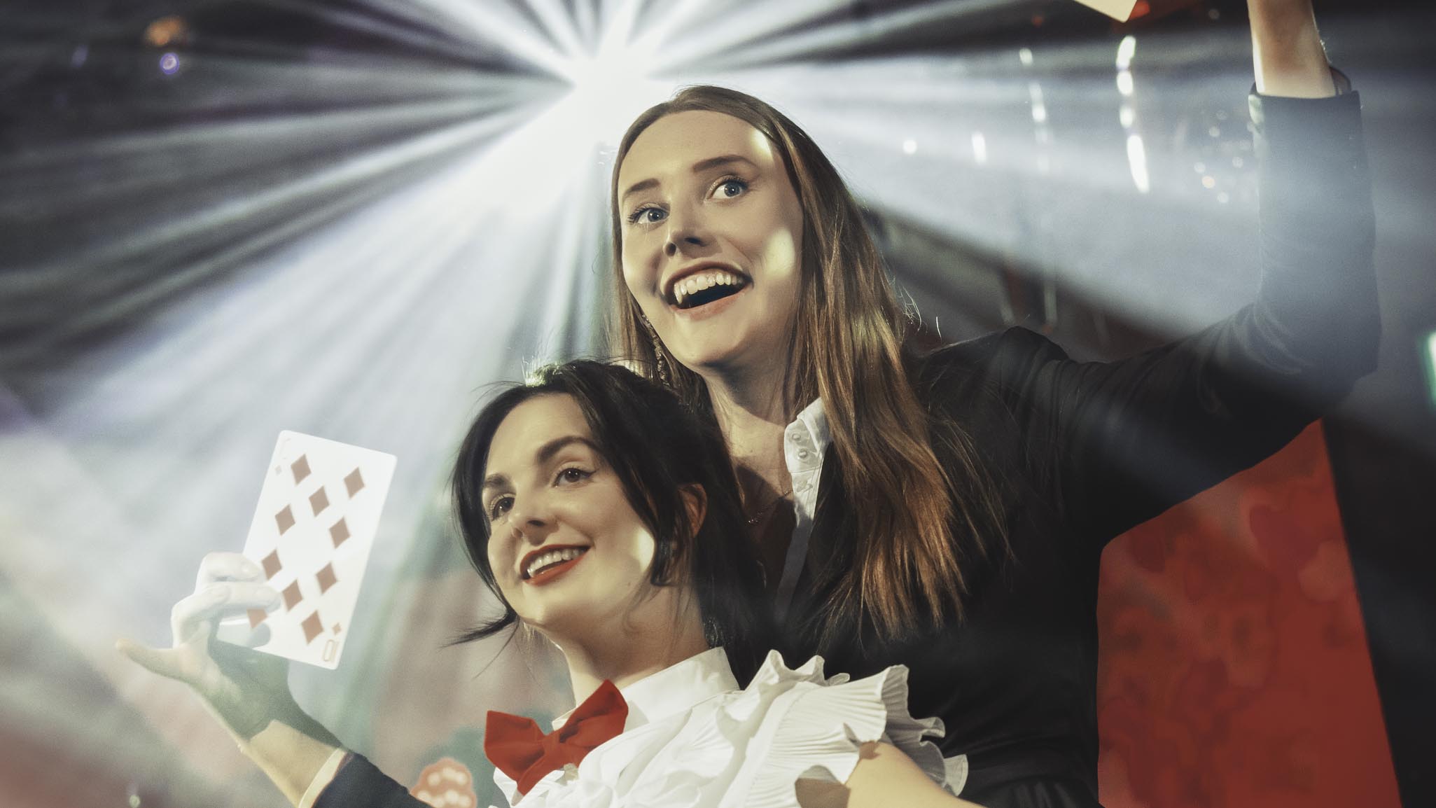 Nicky de Jong en Soraya — illusieshow Lady of Magic foto @Greetje Sanne Mulder