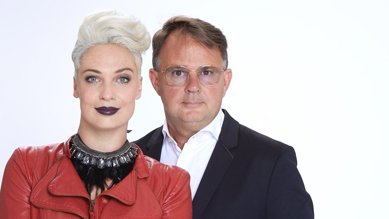 Magician & Magician op het podium — spanning en magie