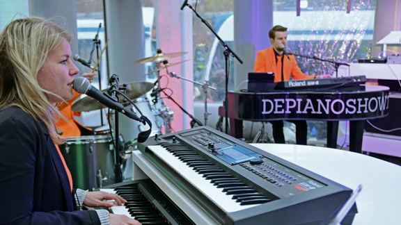 Dueling Pianos De Pianoshow Kevin Siebelink